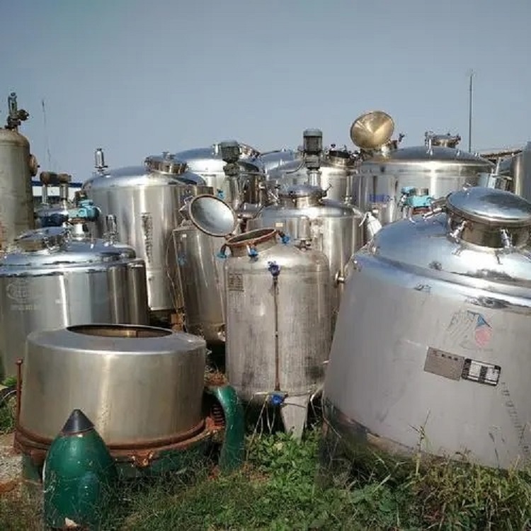 東莞沙田鎮(zhèn)整廠舊機(jī)械回收處理-化工雙螺旋錐形混合設(shè)備上門回收