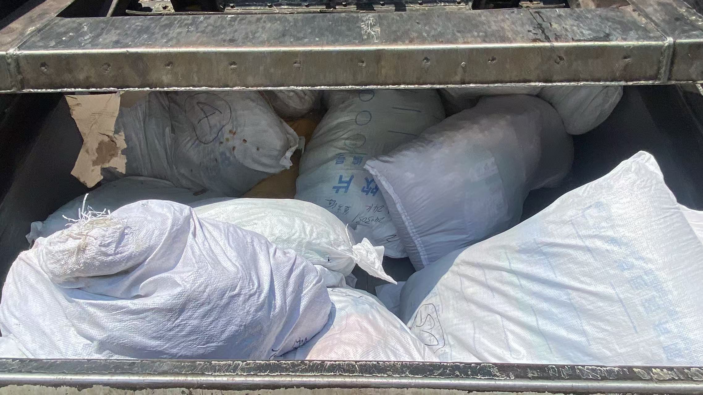 深圳寶安報廢過期飲料銷毀處理/廠家焚燒處置