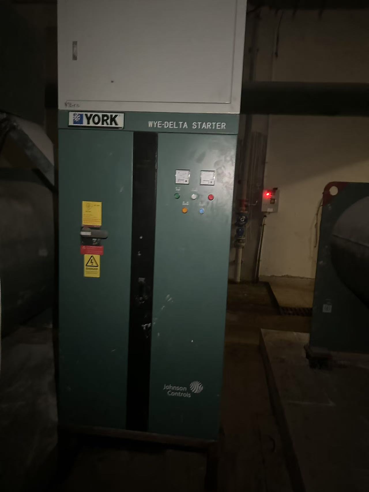 廣州番禺二手靜音型發(fā)電機回收廢舊配電柜設備收購