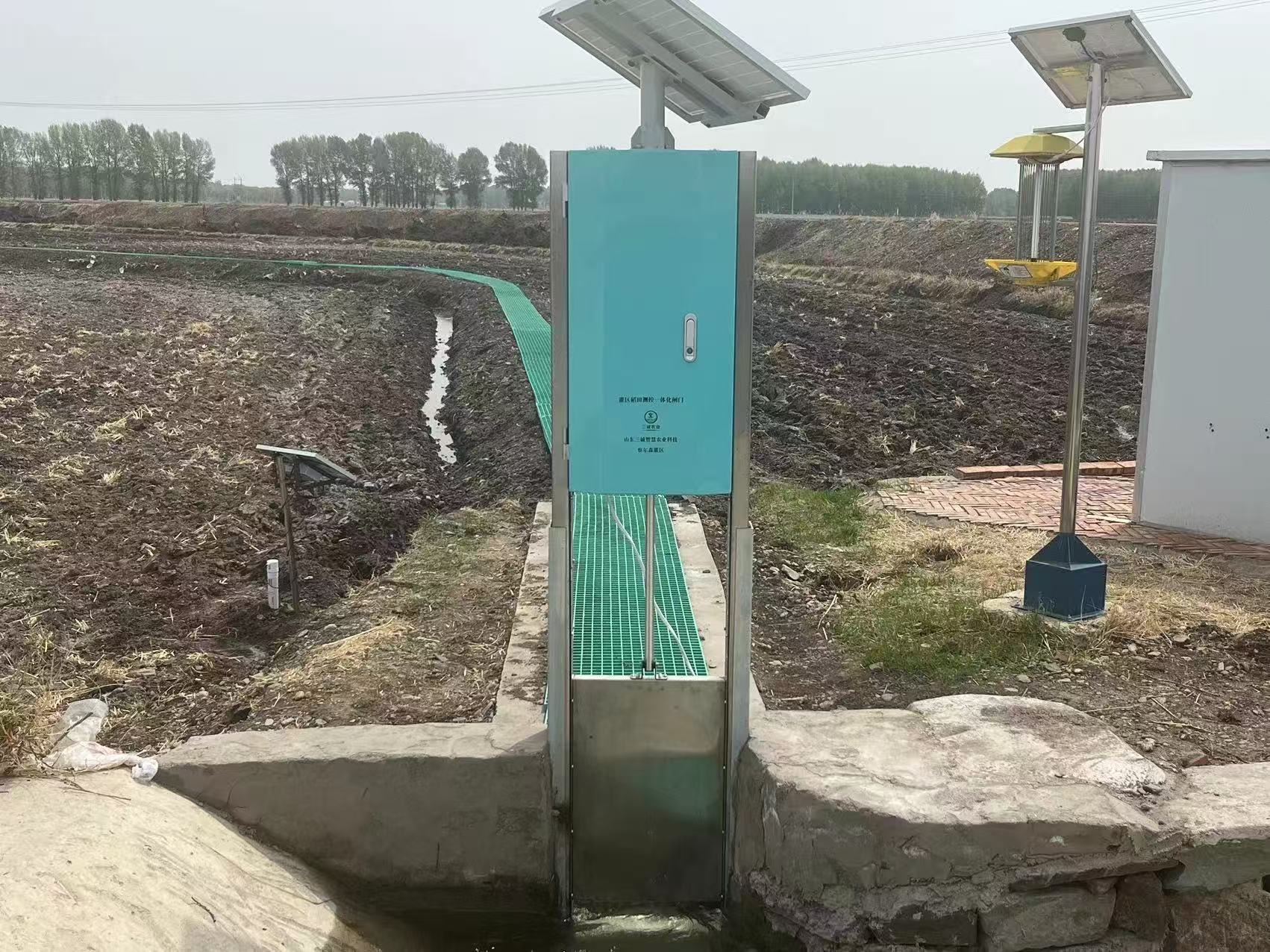 長春一體化太陽能閘門