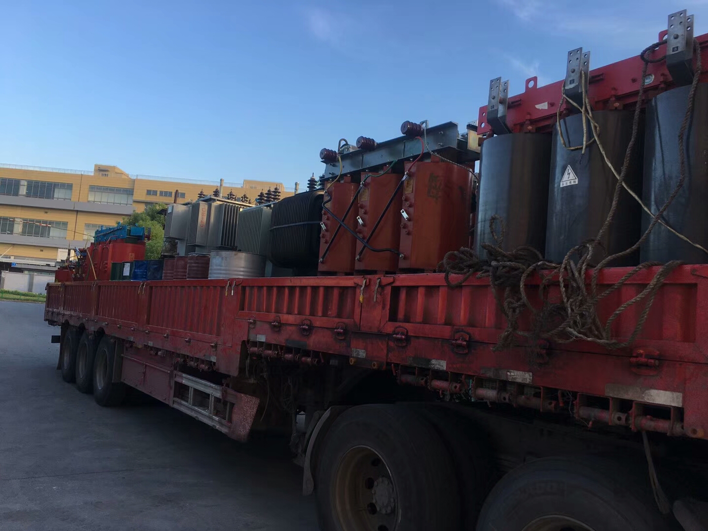 廣州越秀回收二手變壓器,配電電力設(shè)備回收/24小時在線