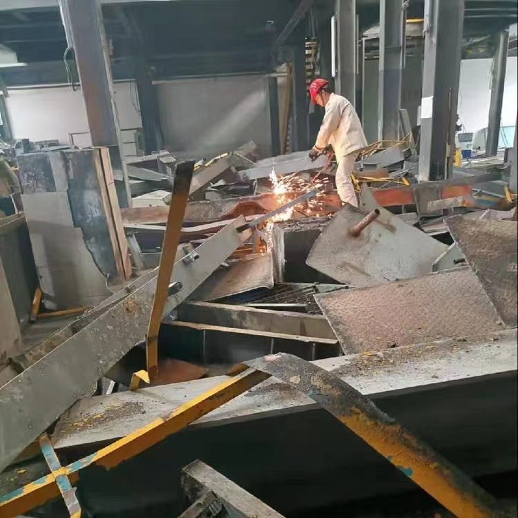 深圳龍華區(qū)廠房鋼結(jié)構(gòu)回收施工方案廢舊機(jī)器設(shè)備回收