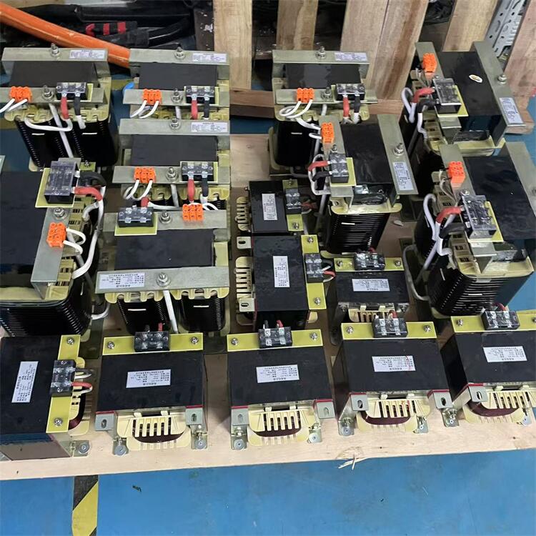 肇慶大旺箱式變壓器回收淘汰配電柜回收
