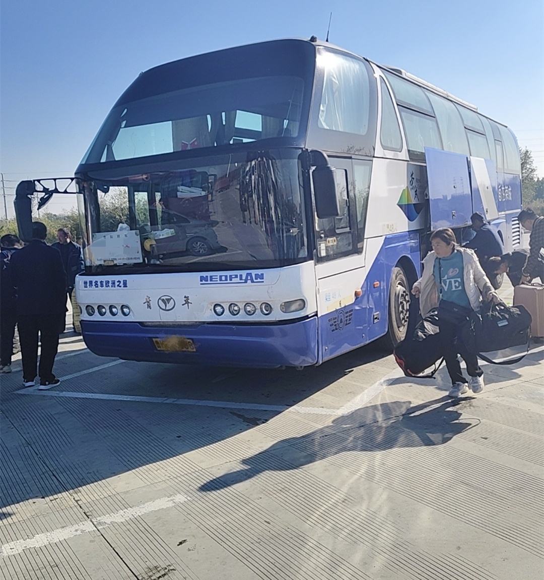 萊西到曲靖的直達(dá)客車全程安全舒適歡迎您乘坐