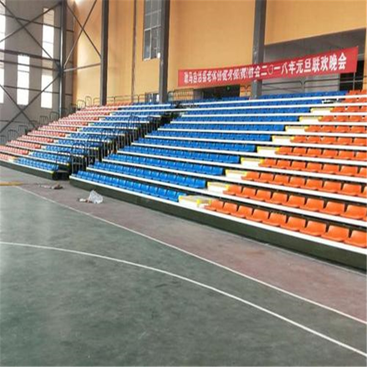 保定 階梯式觀眾席看臺(tái) 電動(dòng)伸縮座椅 報(bào)告廳鋼板伸縮座椅