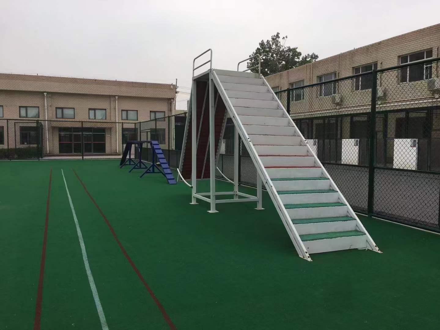 連云港 軍犬訓(xùn)練設(shè)施 警犬訓(xùn)練障礙 訓(xùn)犬障礙設(shè)施