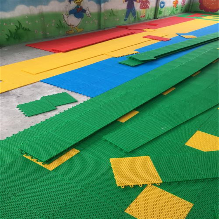 滁州 室外懸浮地板 小米格懸浮拼裝地板 拼接防滑地板