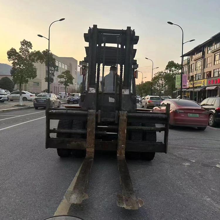 廣平縣吊車出租價(jià)格_廣平縣3噸叉車租賃_重型設(shè)備吊裝運(yùn)輸