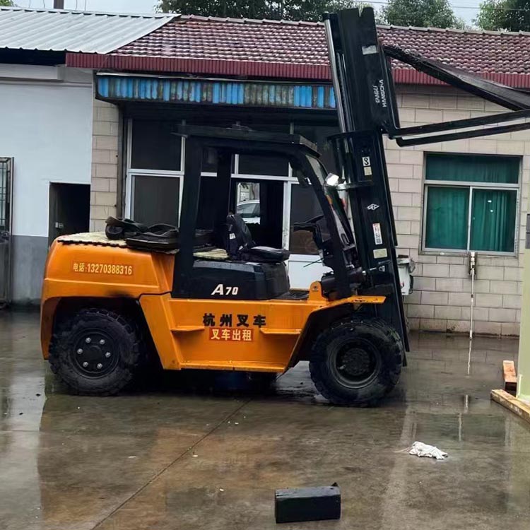 靈縣叉車租賃 靈縣升降車出租 電動直臂車出租