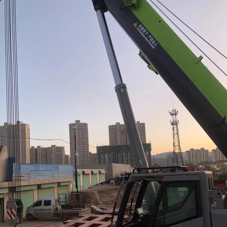 秭歸縣汽車吊出租 秭歸縣高空作業(yè)車租賃 曲臂升降機出租