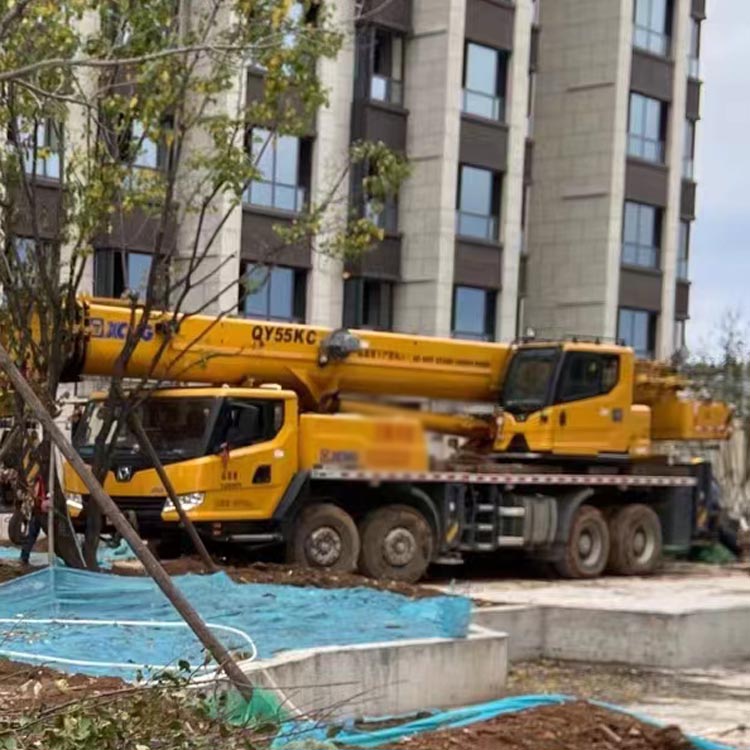 吐魯番市叉車出租 吐魯番市升降車租賃 電動曲臂車租賃