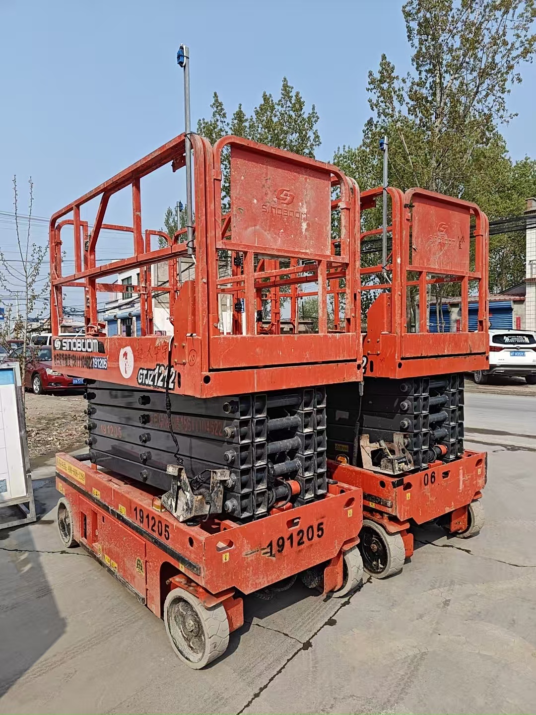 北京懷柔16米曲臂升降車出租-32米電動(dòng)直臂出租-價(jià)格低
