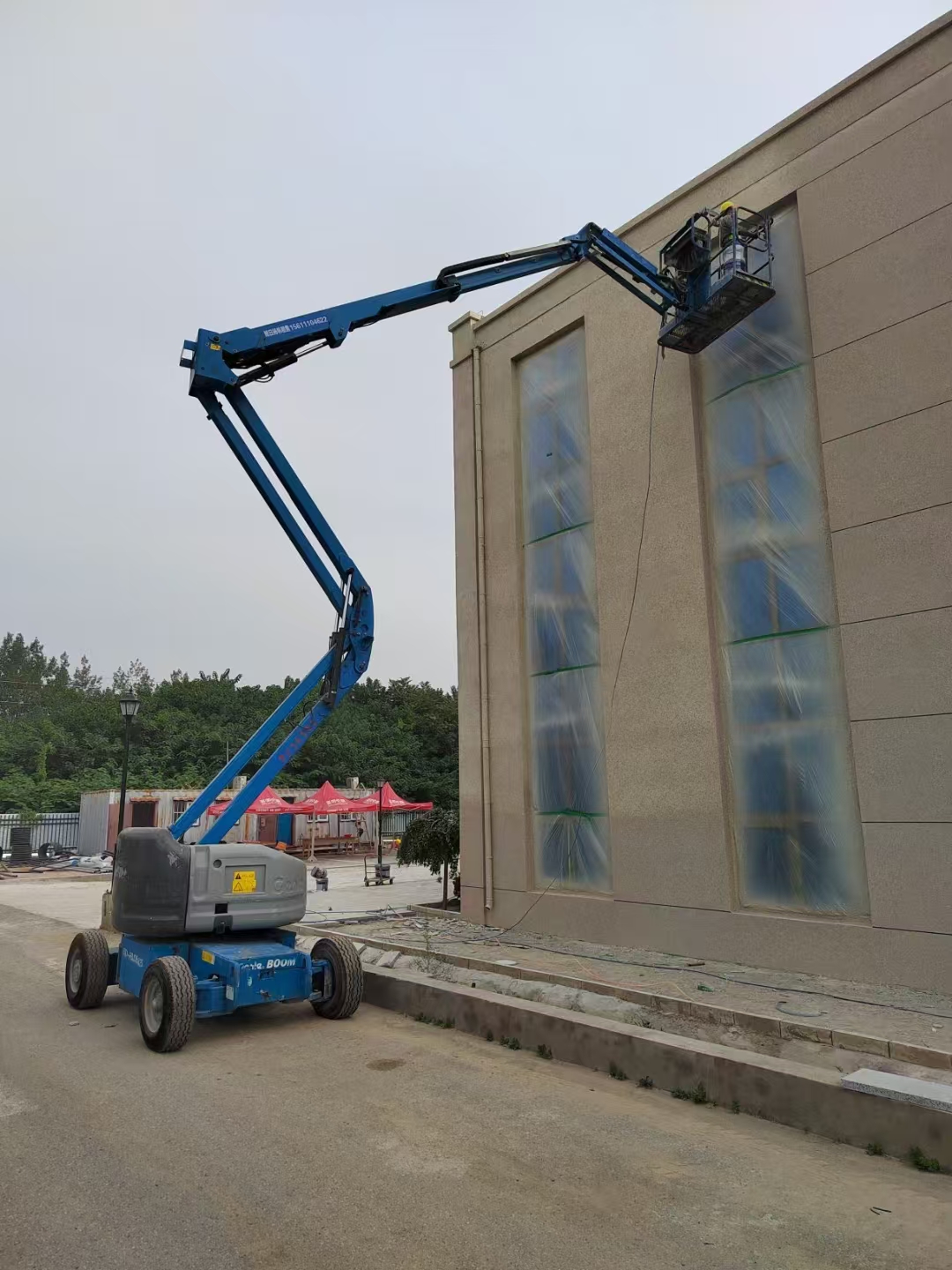北京門頭溝16米曲臂升降車出租-22米電動曲臂車出租-免費咨詢