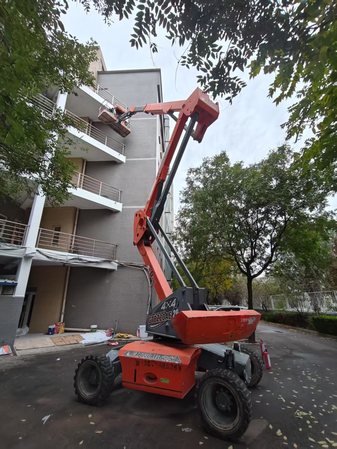 北京豐臺4米剪叉升降車出租-電動直臂式高空車出租-歡迎咨詢