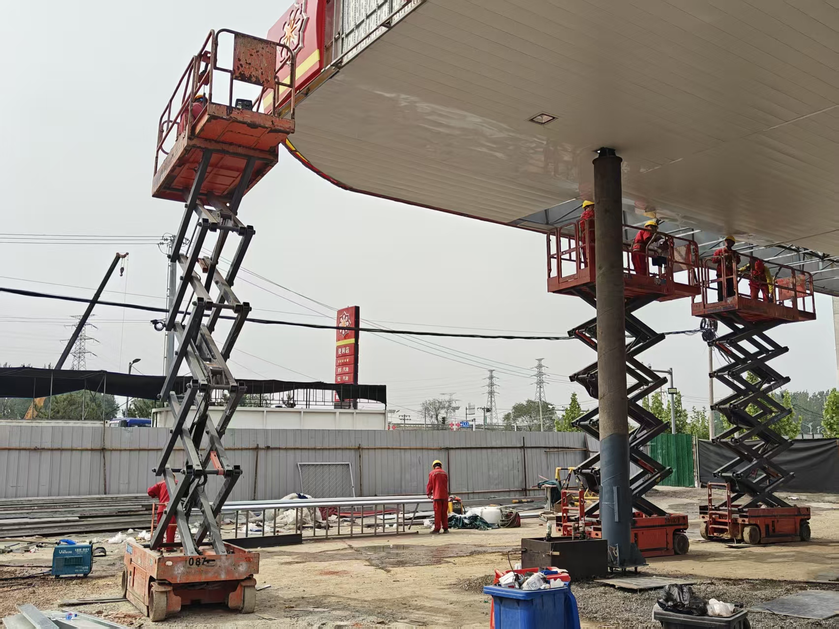 北京朝陽8米剪叉升降車出租-28米車載式升降機(jī)出租-價(jià)格低