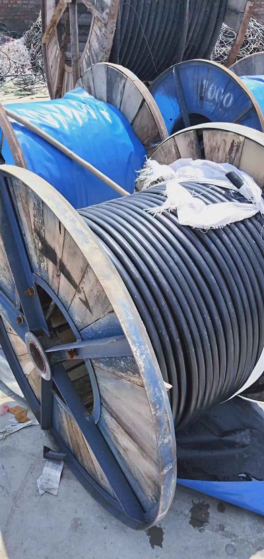 重慶楊家整卷電纜回收統一裝車-鋁絞線回收