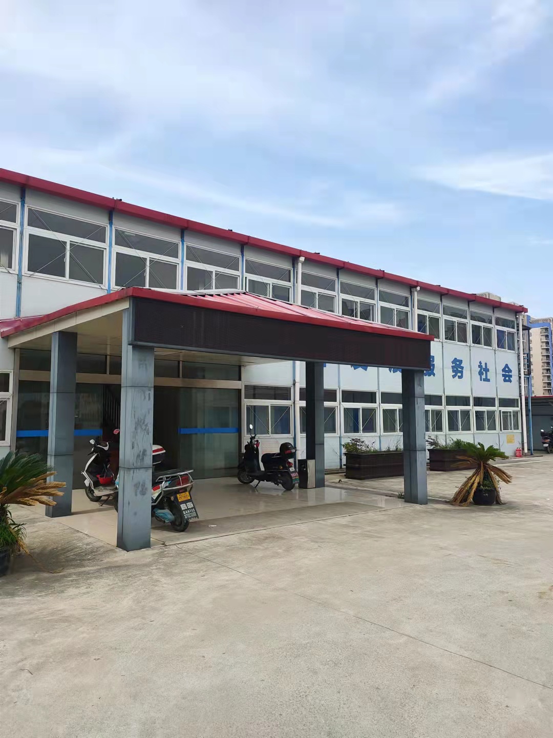 清遠(yuǎn)市鋼結(jié)構(gòu)廠房拆遷回收多少錢(qián)一平方，鋼結(jié)構(gòu)打包回收