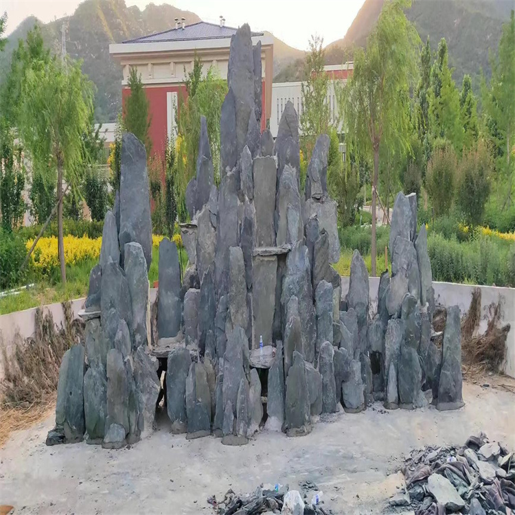 陜西咸陽斧劈石假山安裝 公園假山造景