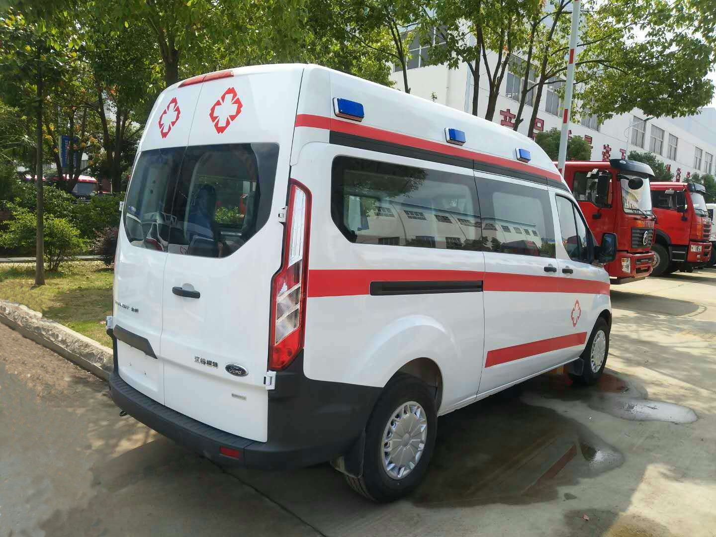 青島救護(hù)車出院送病人/私人救護(hù)車送病人-快速抵達(dá)現(xiàn)場(chǎng)