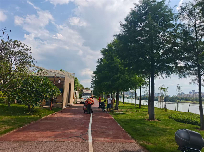 來賓武宣市政路熱熔地面劃線