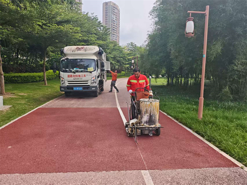 南寧興寧市政路熱熔地標(biāo)線