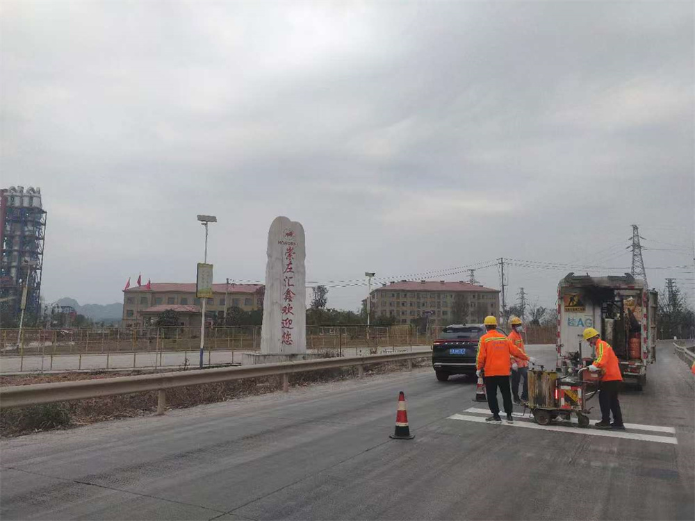 南寧橫縣園區道路熱熔標線
