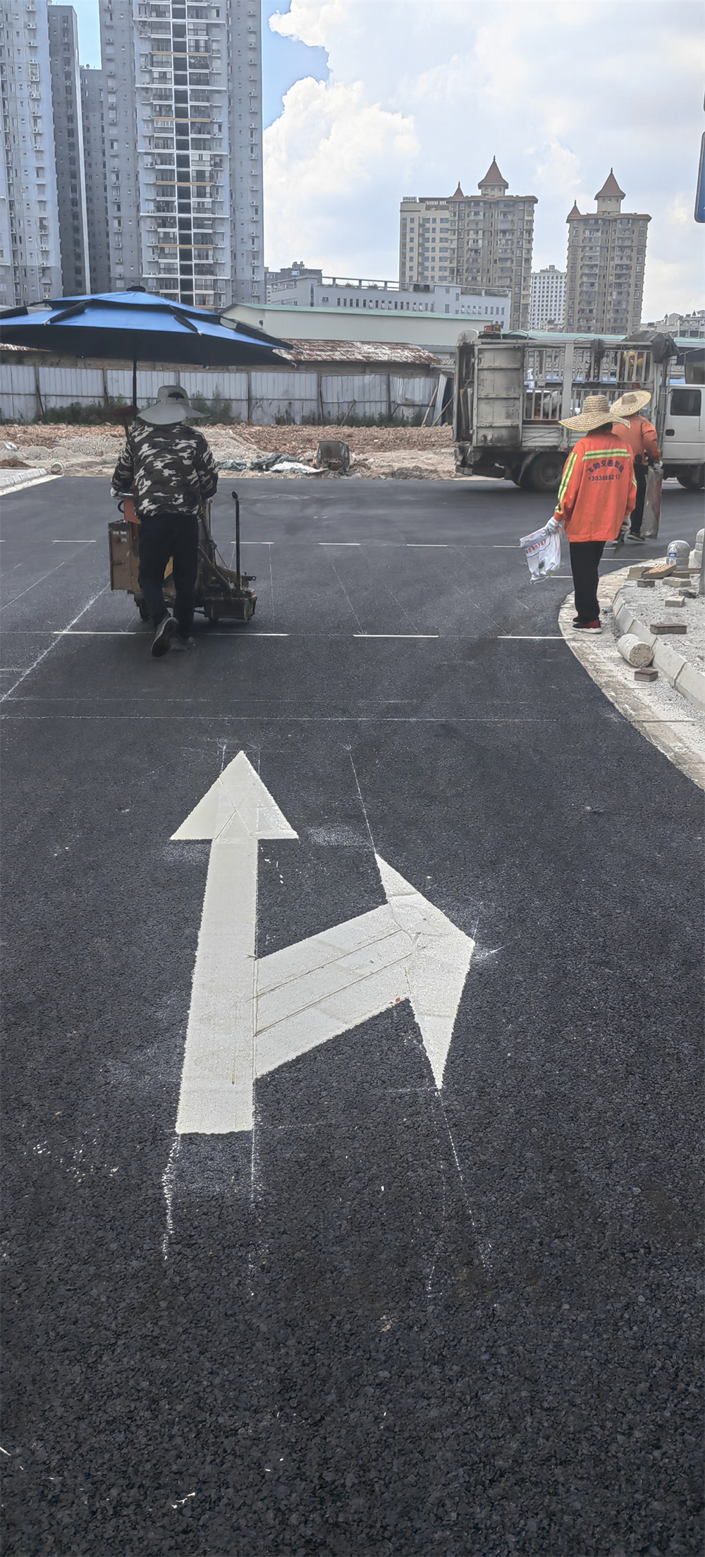 河池金城江區園區道路熱熔地面劃線