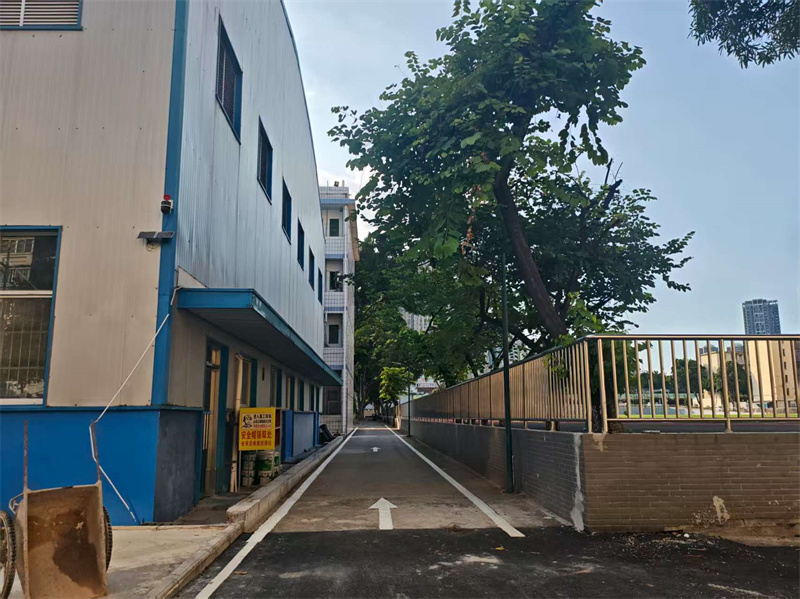 貴港港南區(qū)園區(qū)道路熱熔地面劃線