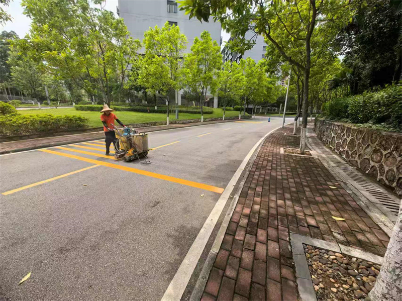 百色田東道路熱熔標(biāo)志線