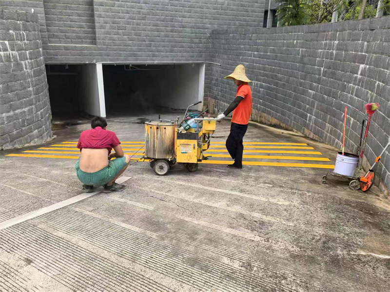 防城港東興園區(qū)道路熱熔標(biāo)線