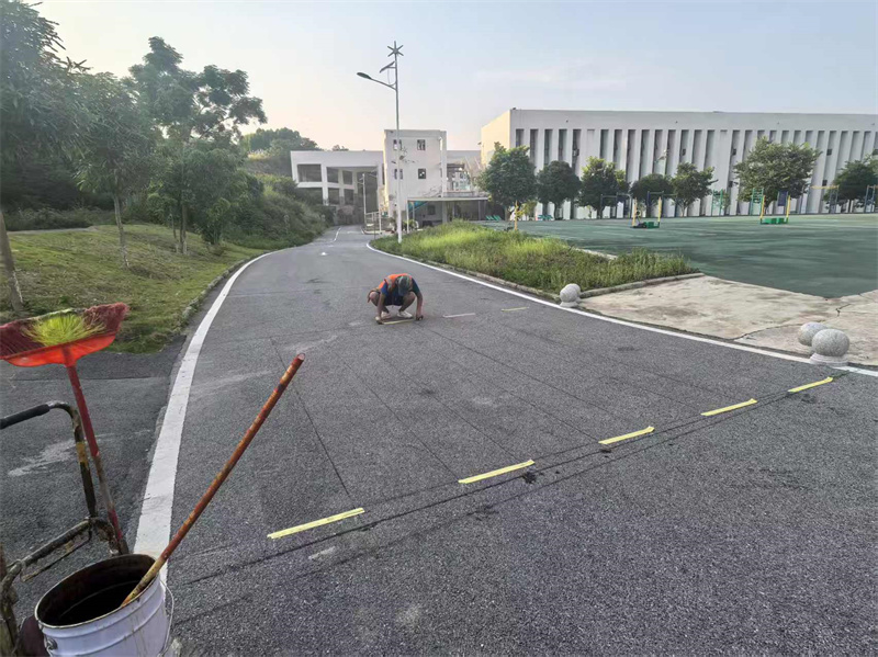 欽州靈山園區(qū)道路熱熔標志線
