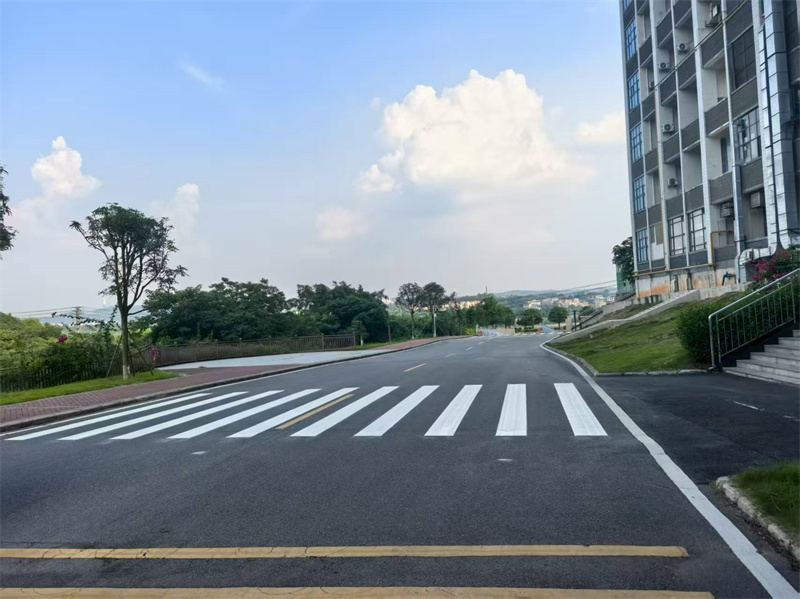 百色田東道路熱熔標(biāo)志線
