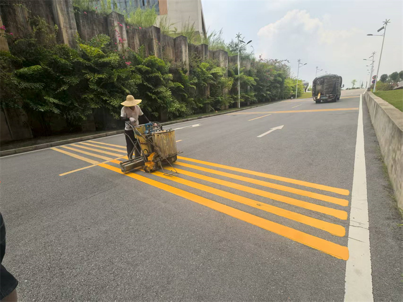 河池環(huán)江毛南族自治道路熱熔地面劃線