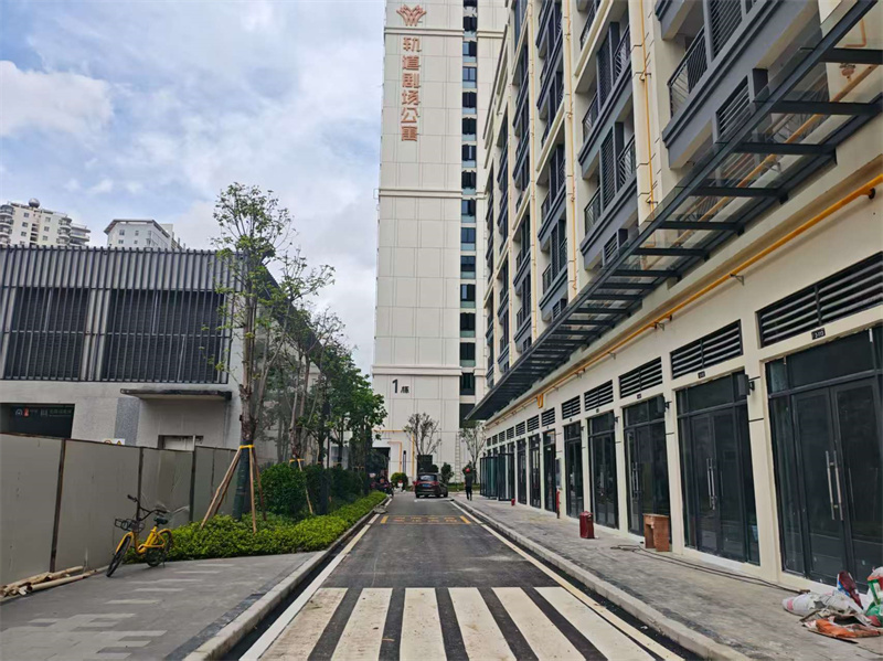 崇左龍州廠區(qū)熱熔地面劃線