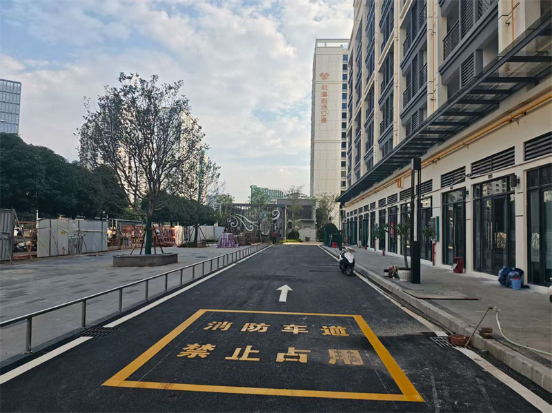 河池南丹國道熱熔標志線