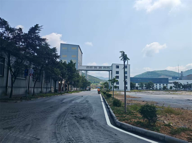 玉林北流園區(qū)道路熱熔地面劃線